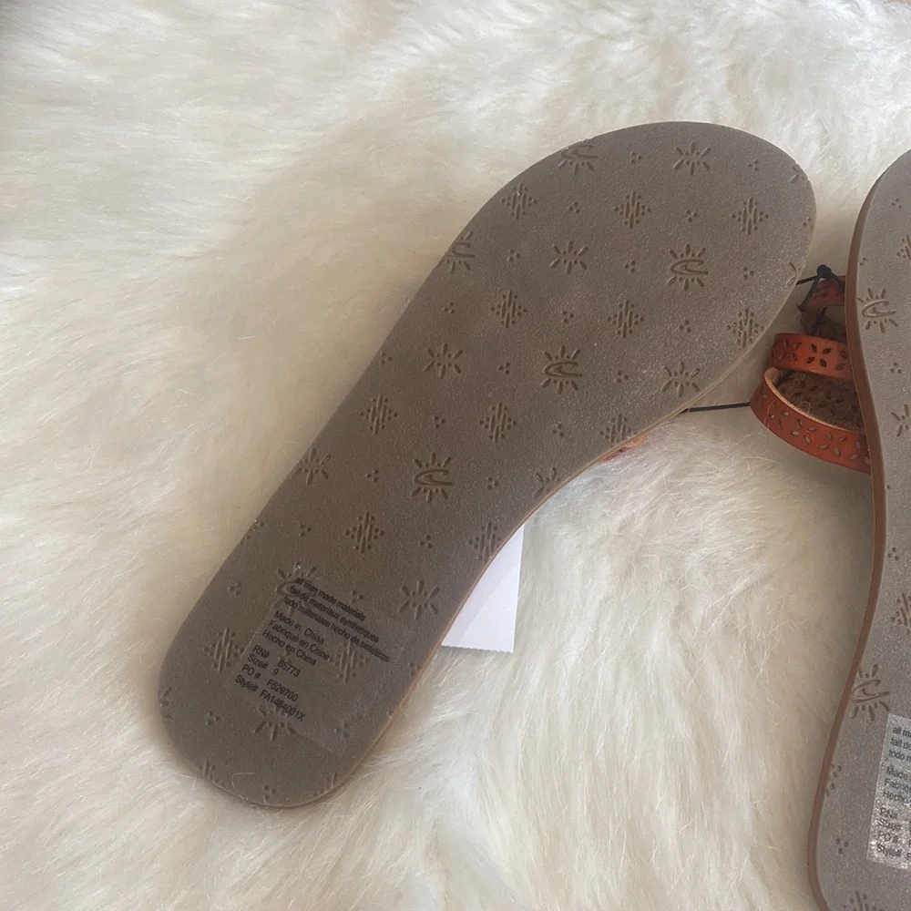 O’NEILL  Cyprus Island sandals.